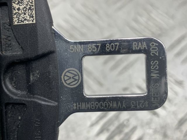Ремень безопасности задний 5NN857807RAA VAG