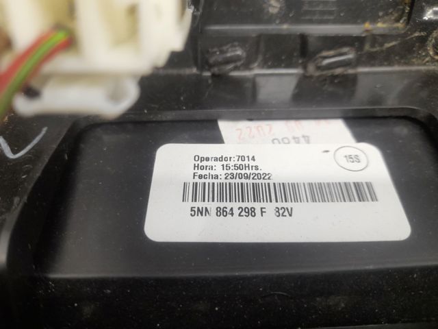 Накладка декоративная центральной консоли 5NN864298F82V VAG