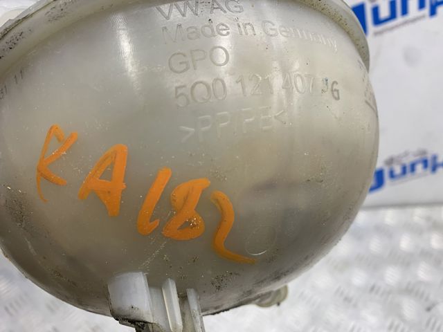 Водяной бачок системы охлаждения Volkswagen Passat B8