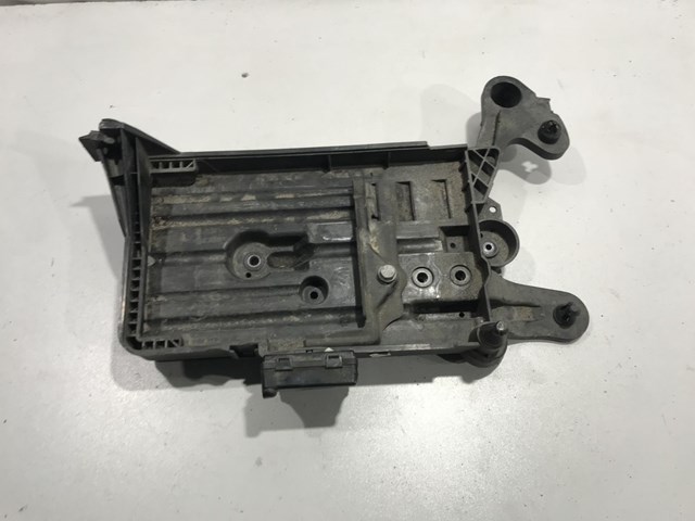 Площадка акб для audi a3 (8v) 2012-2020 5Q0915331J