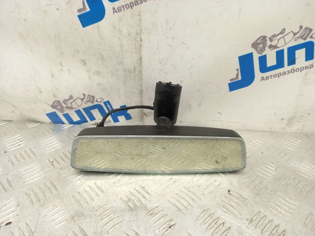 Зеркало заднего вида в салоне Тесла Модел C