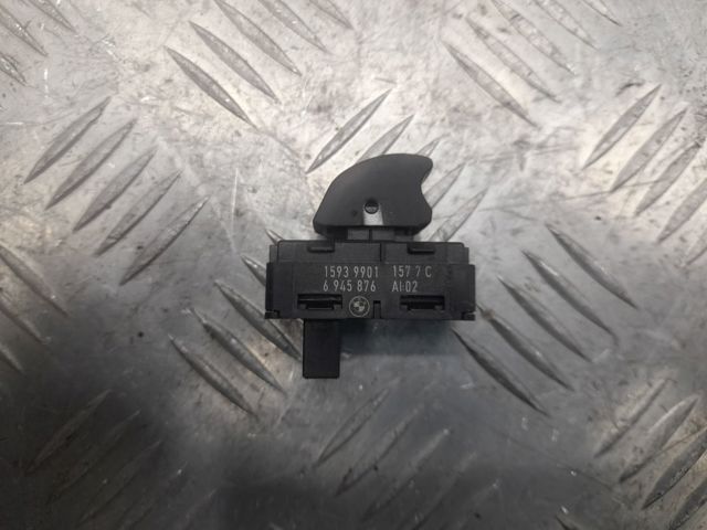 Кнопка подъемника заднего правого стекла 61316945876 BMW