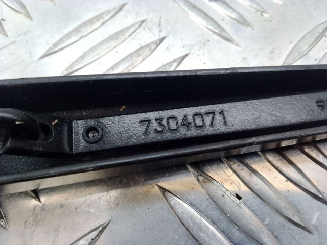 Рычаг-поводок дворника лобового стекла 61617304071 BMW
