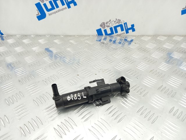 61677377667 BMW форсунка омывателя фары передней левой