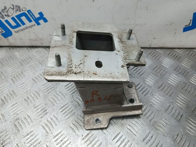 NISSAN 622103JA0A Кронштейн усилителя переднего бампера в наличии Киев