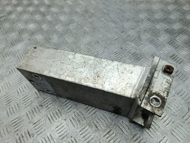 NISSAN 622115NA0A Кронштейн усилителя переднего бампера в наличии Черновцы