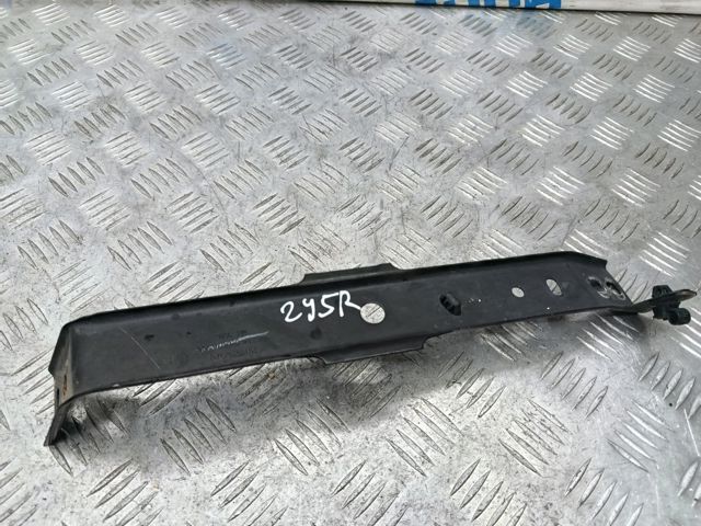 Рамка радиатора правая 622145NA0A NISSAN