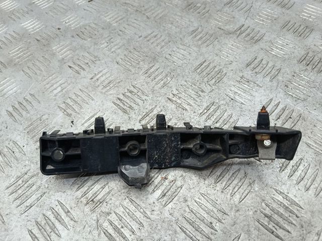 Направляющая переднего бампера, правая 622225NA0A NISSAN