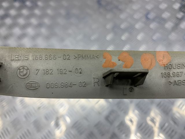 Правый катафот бампера 63147182192 BMW