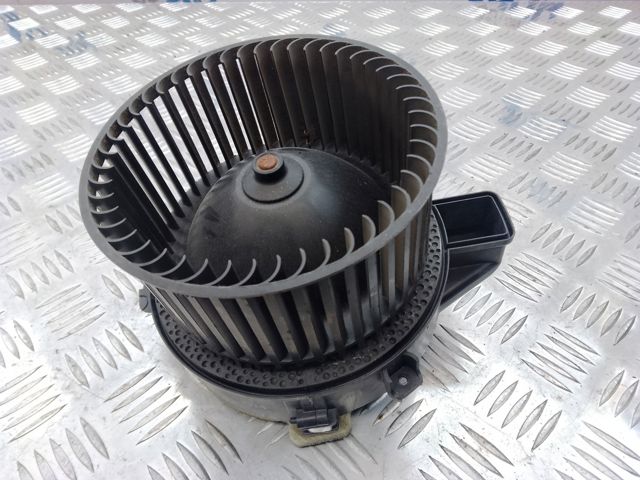 Электромотор печки 64116836881 BMW