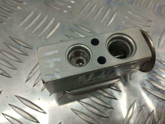 Клапан расширительный 64119229488 BMW