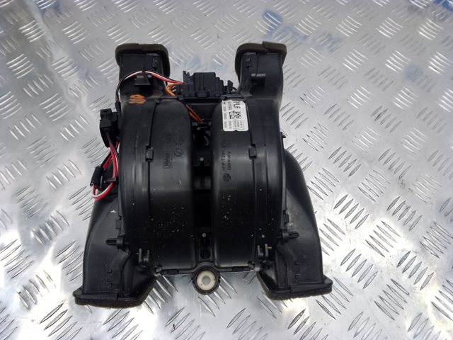 Мотор вентилятора печки (отопителя салона), задний 64119311853 BMW