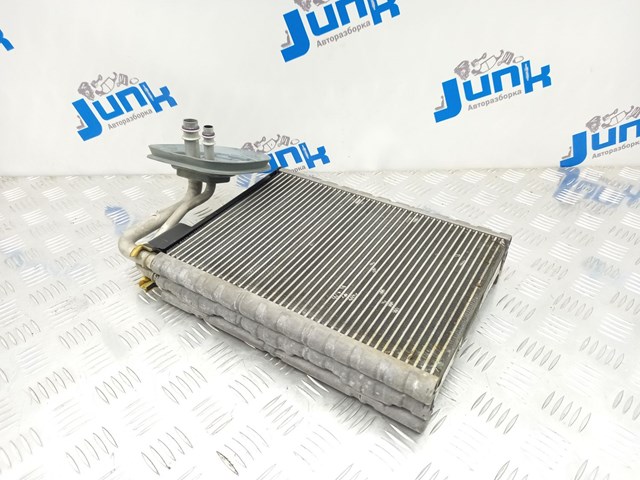 Охладитель воздуха 64119383679 BMW