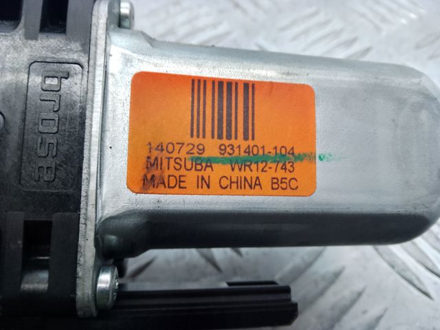 Мотор стеклоподъемника двери передней, правой 68079283AB CHRYSLER