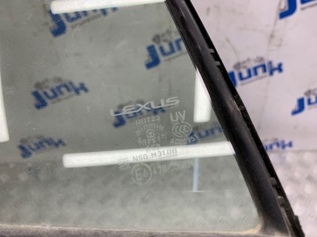 Уголок задней правой двери 6812353110 TOYOTA