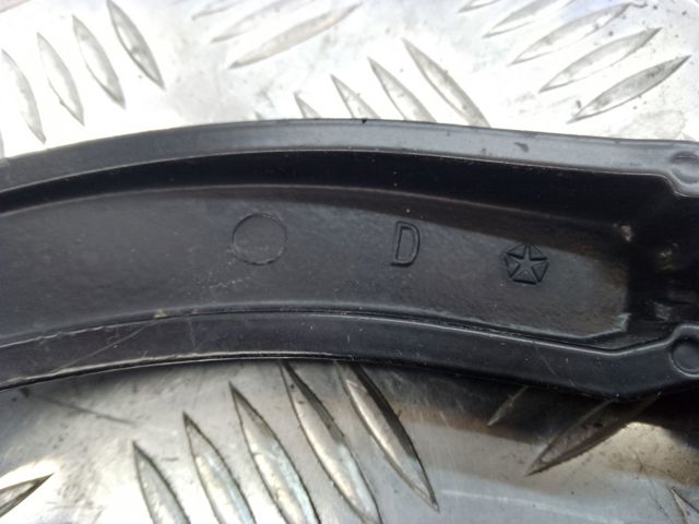 Поводок дворника 68197136AA CHRYSLER