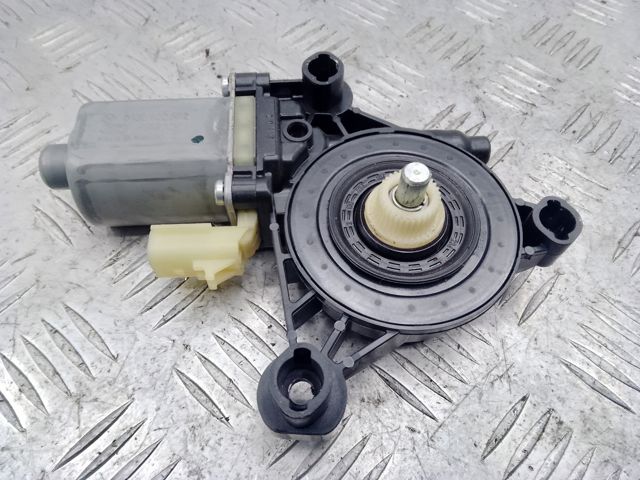 Мотор стеклоподъемника двери передней, правой 68209824AB CHRYSLER