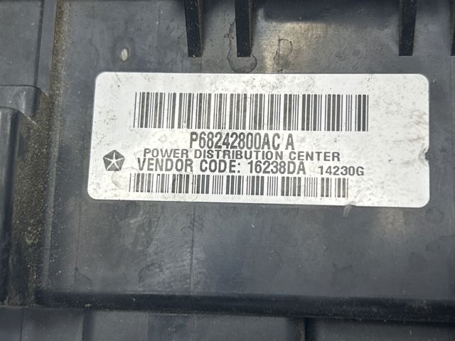 Коробка предохранителей 68242800AC CHRYSLER