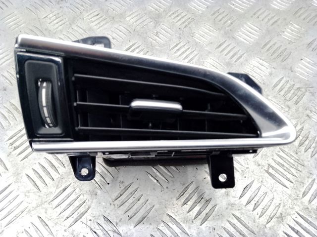 NISSAN 687605NA0A в наличии Днепр