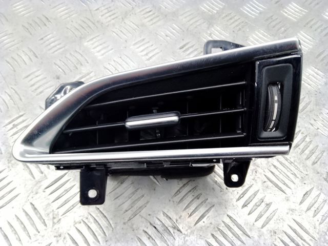 NISSAN 687615NA0A в наличии Тернополь