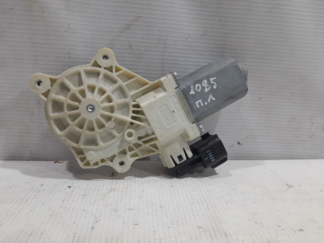 Мотор стеклоподъемника двери передней, правой 6CPZ5423395D FORD