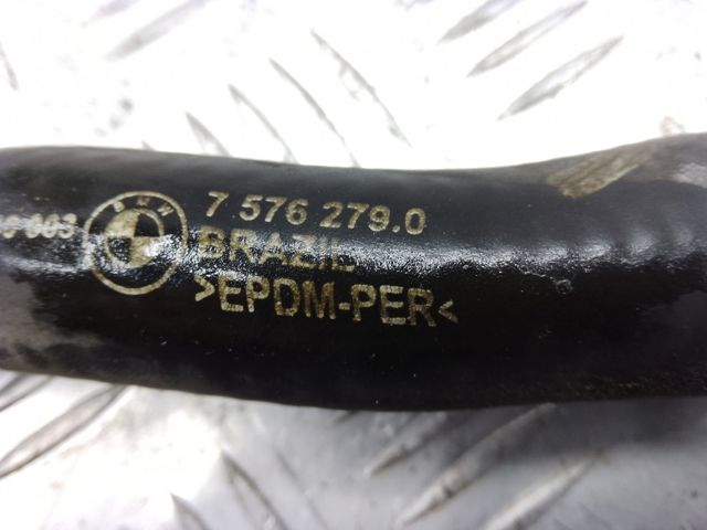 Нижний патрубок радиатора 7576279 BMW