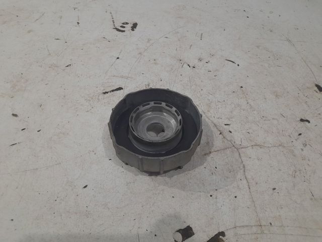 Опора заднего амортизатора 7L0412321 VAG