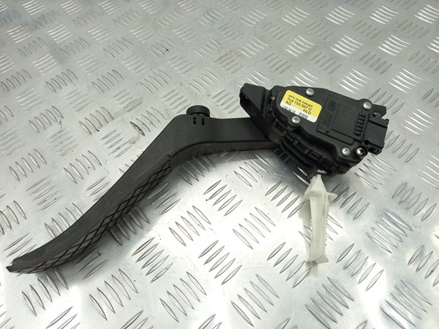 Педаль акселератора Порше Кайен