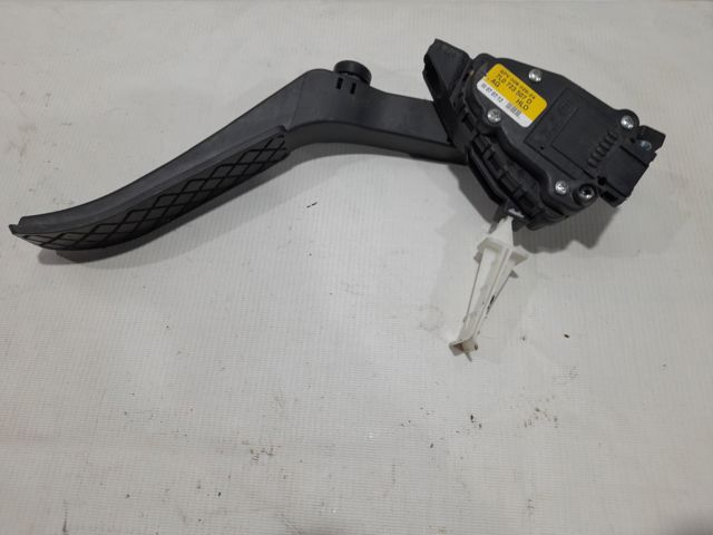 Педаль акселератора Порше Кайен