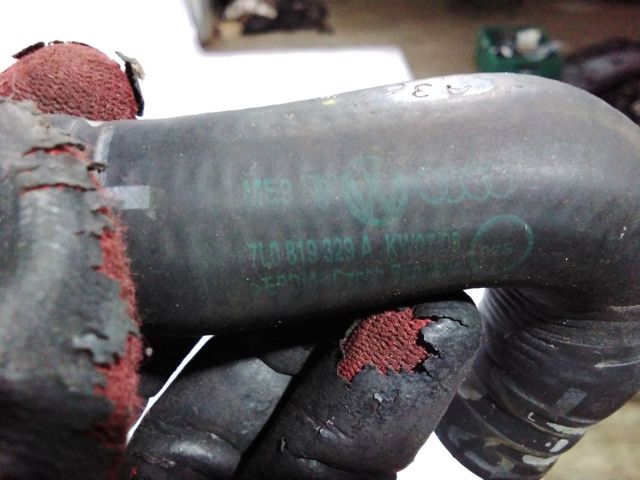 7L0819329A VAG Шланг (патрубок) радиатора охлаждения нижний купить в Полтава