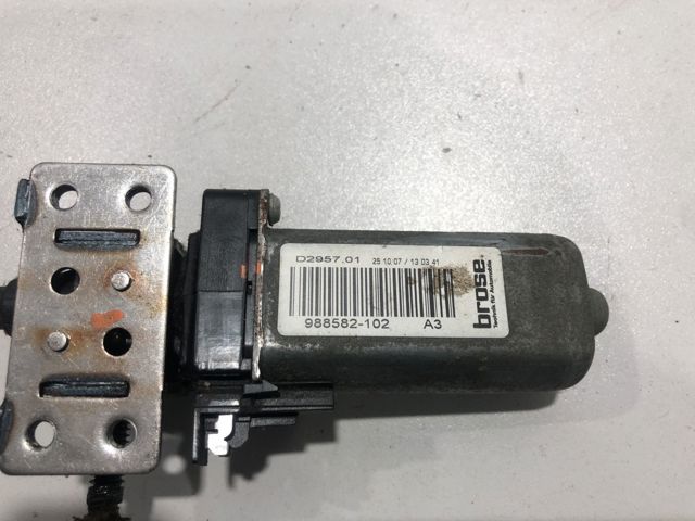 7L0959761A Мотор привода регулировки сиденья купить Черновцы
