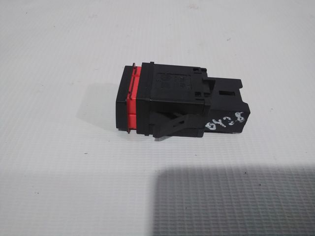 7L5953235A Кнопка аварийки купить Украина
