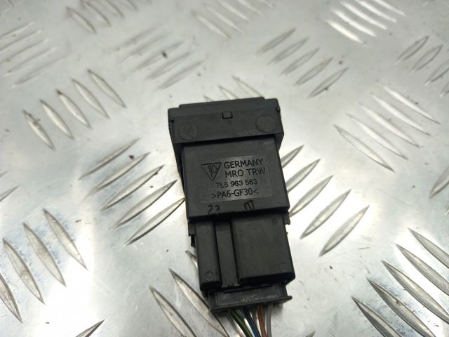 7L5963563 PORSCHE купить в Украина