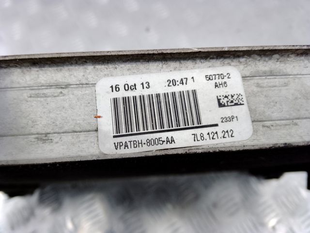 VAG 7L8121212A Радиатор охлаждения двигателя дополнительный в наличии Киев