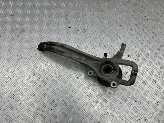 Цапфа (поворотный кулак) передний правый 7L8407258B VAG
