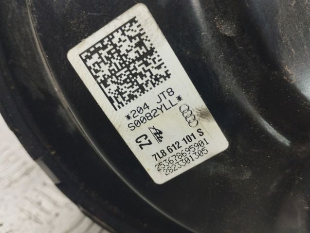 Вакуумник 7L8612105N VAG