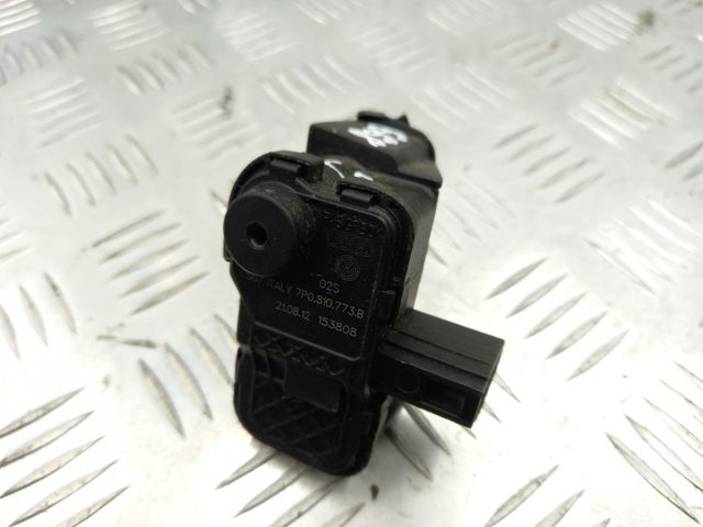 VAG 7P0810773B Мотор-привод открытия лючка бака в наличии Кривой Рог