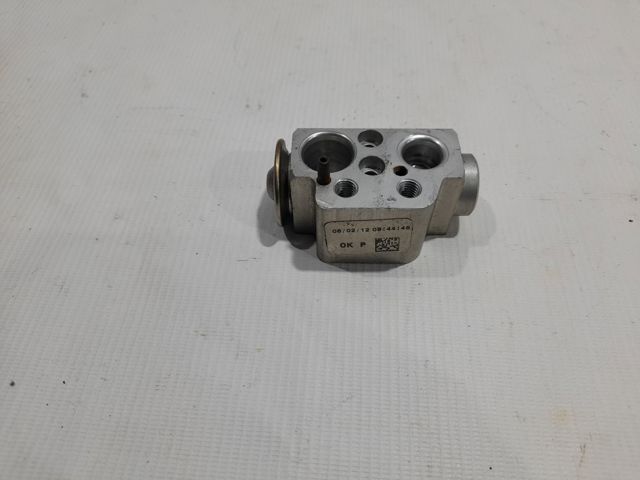 7P0820679A Клапан TRV кондиционера купить Днепр
