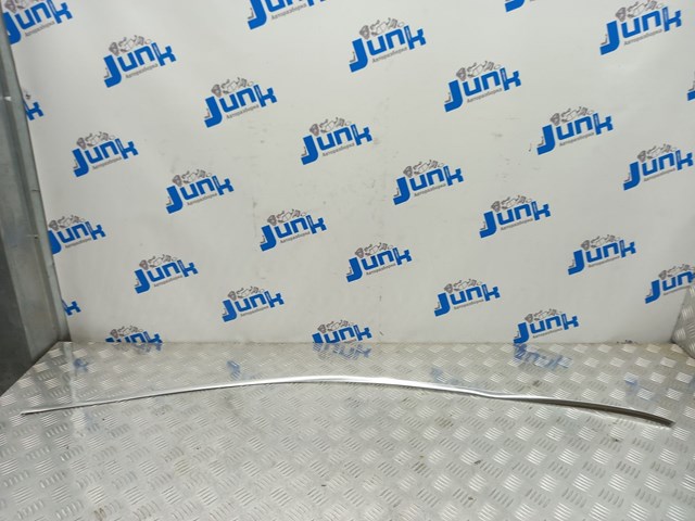 Правый молдинг ветрового стекла 7P08539867Z7 VAG
