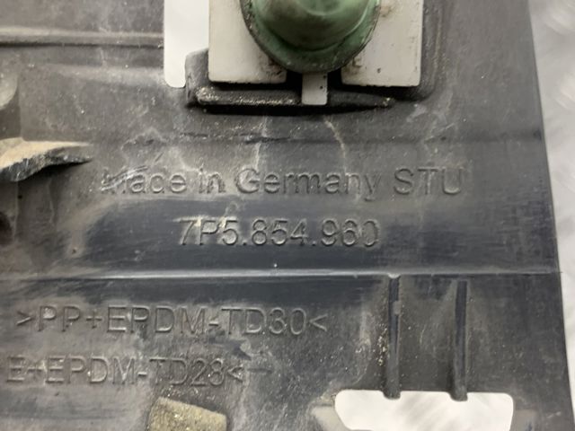 Молдинг переднего правого крыла 7P5854960 PORSCHE