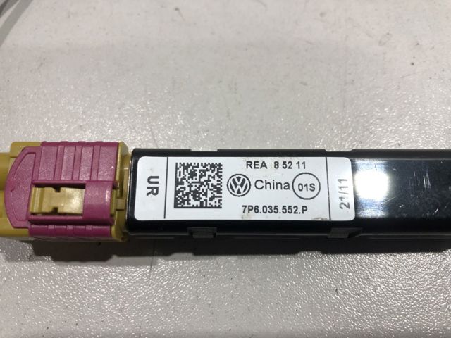 Усилитель сигнала антенны 7P6035552P VAG