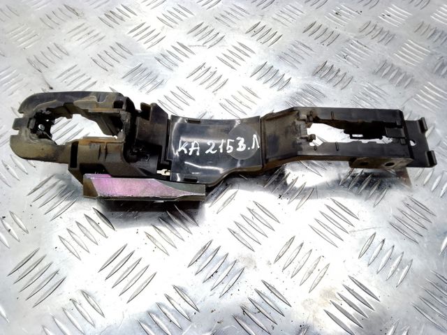 Держатель наружной ручки двери, передней левой 806111AA0A NISSAN