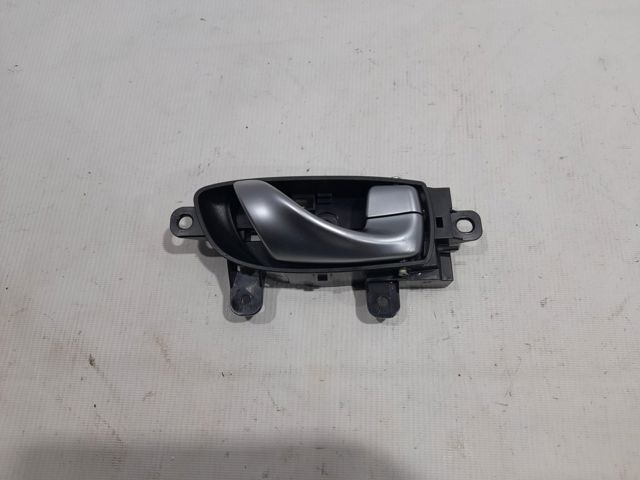 Ручка двери передней внутренняя правая 806701MA1A NISSAN