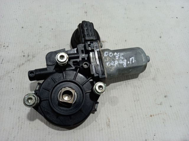 Мотор стеклоподъемника двери передней, правой 807303KG0B NISSAN