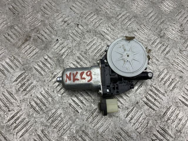 Мотор стеклоподъемника двери передней, правой 80730EG000 NISSAN