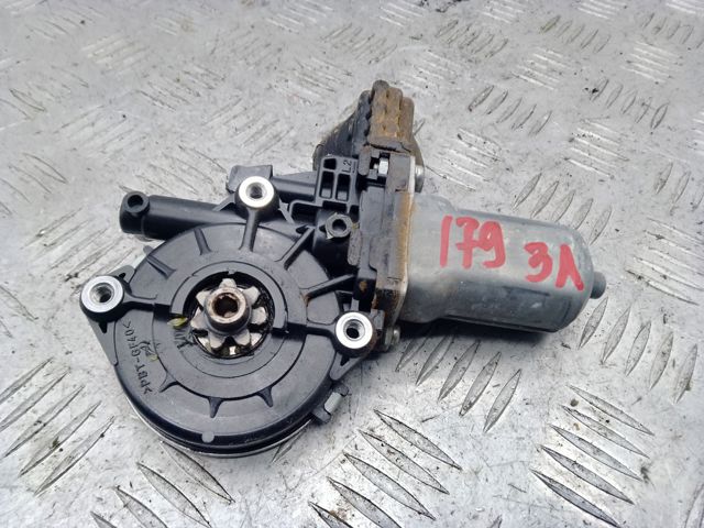 Моторчик стеклоподъемника двери задней, левой 807315RB1B NISSAN
