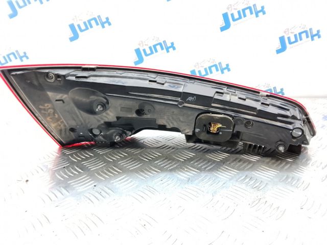 Фонарь задний правый 80A945076C VAG
