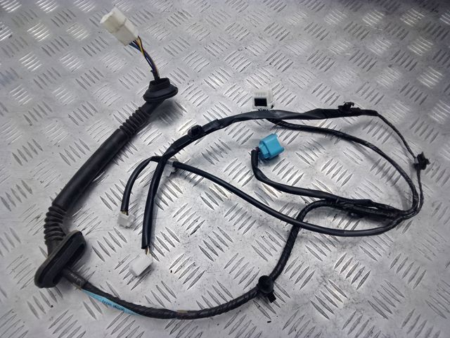 Электропроводка задней двери 81822SG001 SUBARU