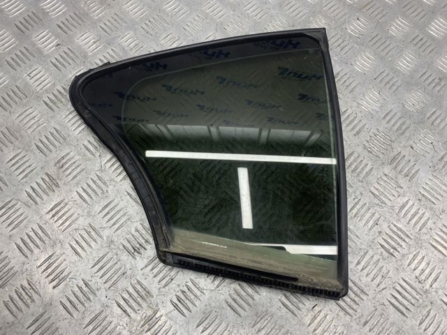 Задняя форточка правая 822626HE0A NISSAN