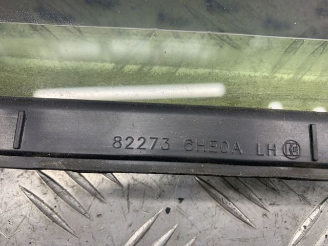 Форточка двери треугольник, задней, левой 822636HE0A NISSAN